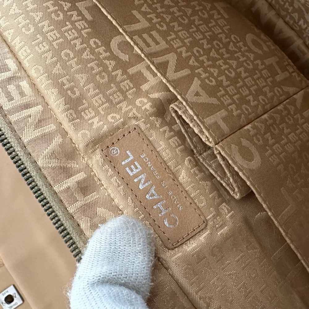 Chanel Shoulder Bag - Picture 11 of 16